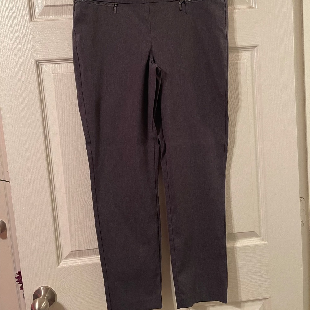 LIKE NEW Candie’s Junior dark gray dress, stretchy pant